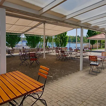 Karlslust ホテル 3*